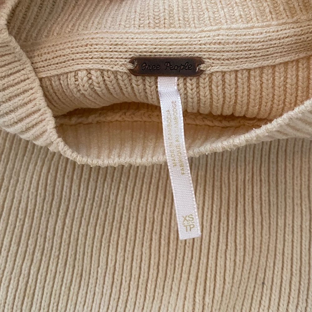 Free People Cream Ribbed Turtleneck Sweater Sz XS - Picture 2 of 5
